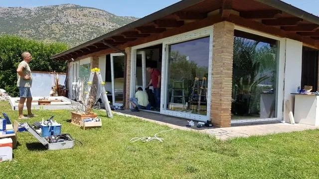 Installatori Skema Libero al montaggio dei serramenti in cantiere