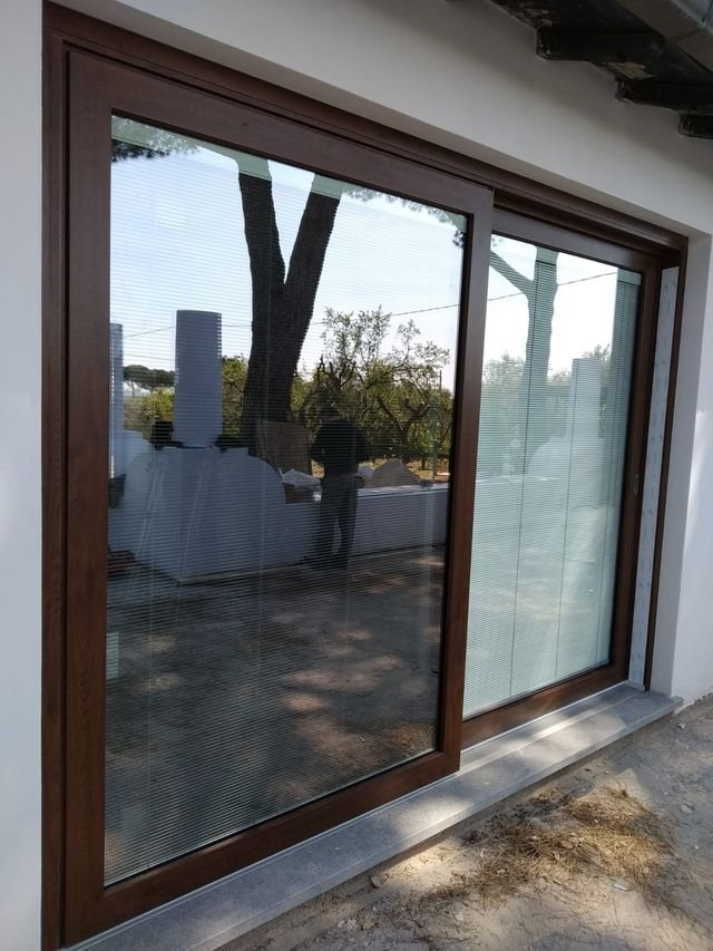 Scorrevole in legno effetto noce — Latina e Roma