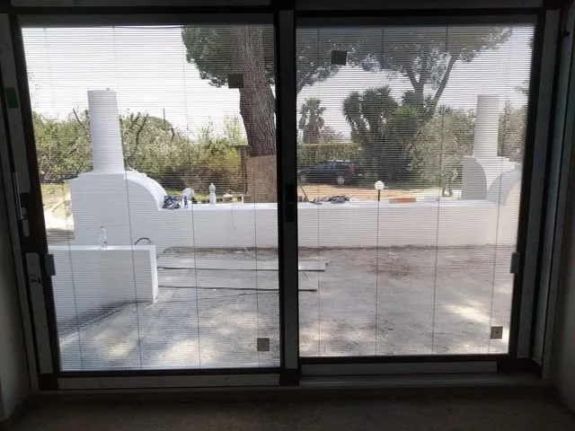 Scorrevole in vetro con veneziana integrata — Latina e Roma