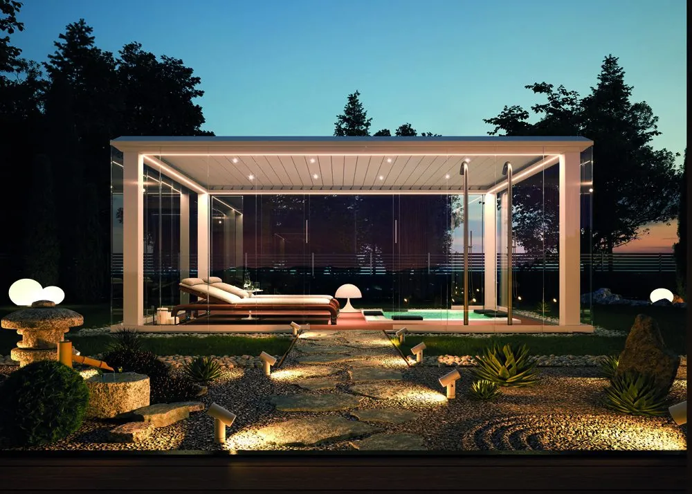 Pergosky R608 — Pergola bioclimatica con vetrate scorrevoli integrali, Skema Libero Latina e Roma