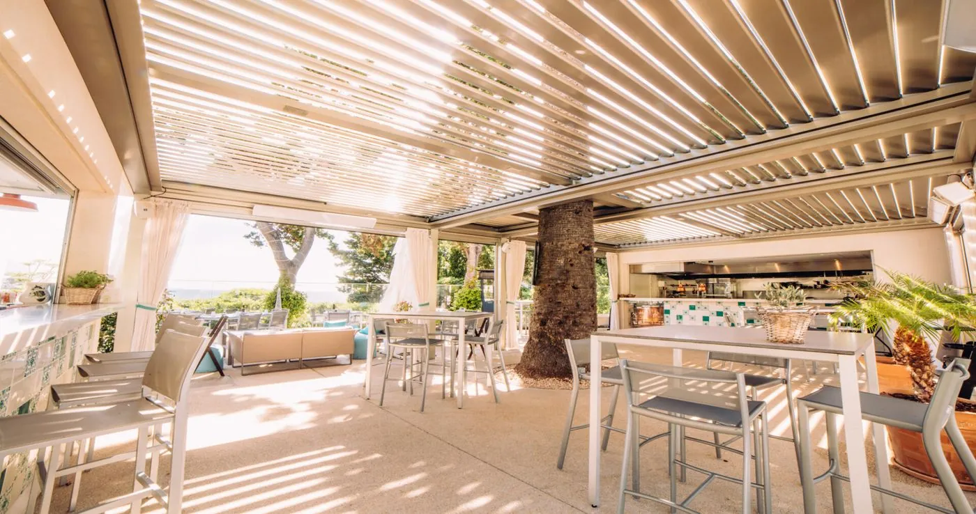 Kedry Plus — pergola bioclimatica autoportante a lamelle orientabili, Skema Libero Latina e Roma