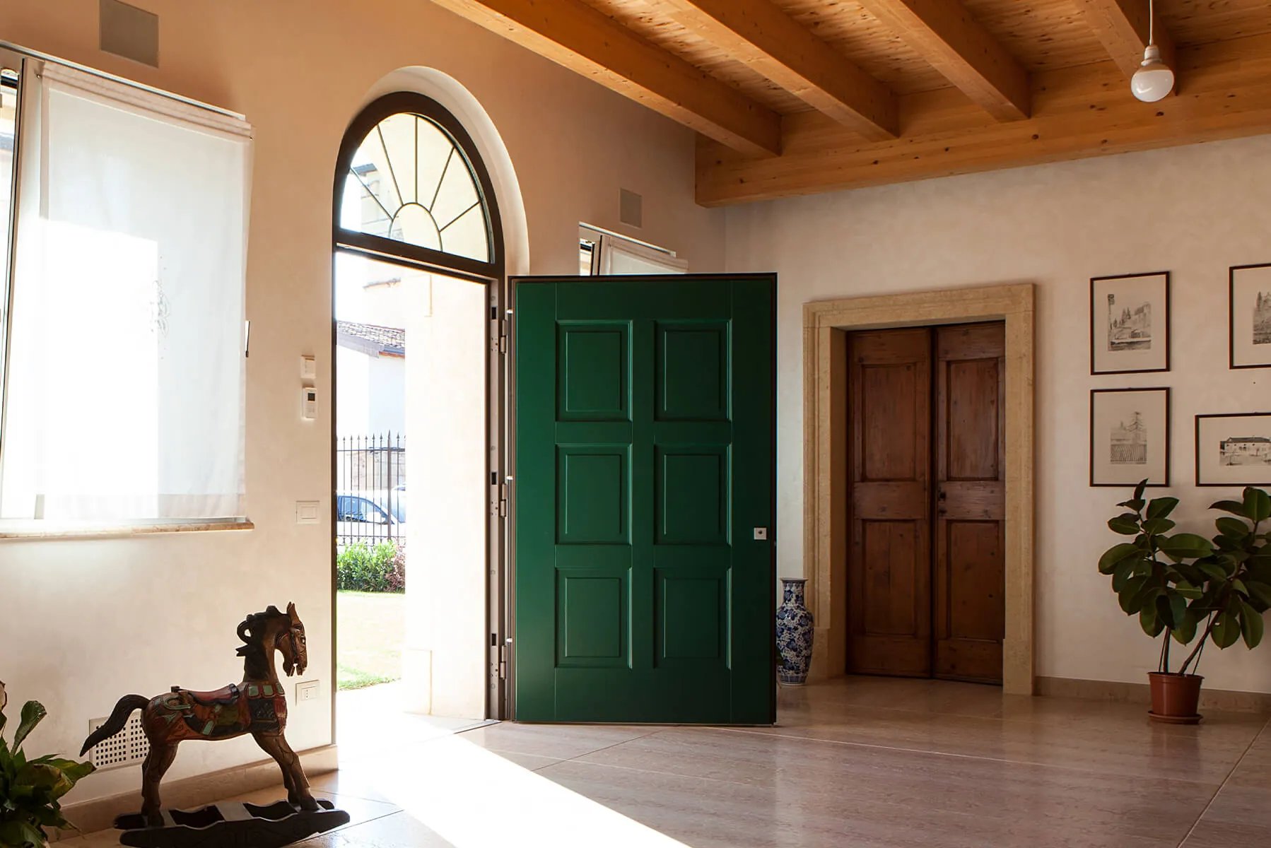 Evolution — Porta blindata battente con cerniere a vista, Skema Libero Latina e Roma