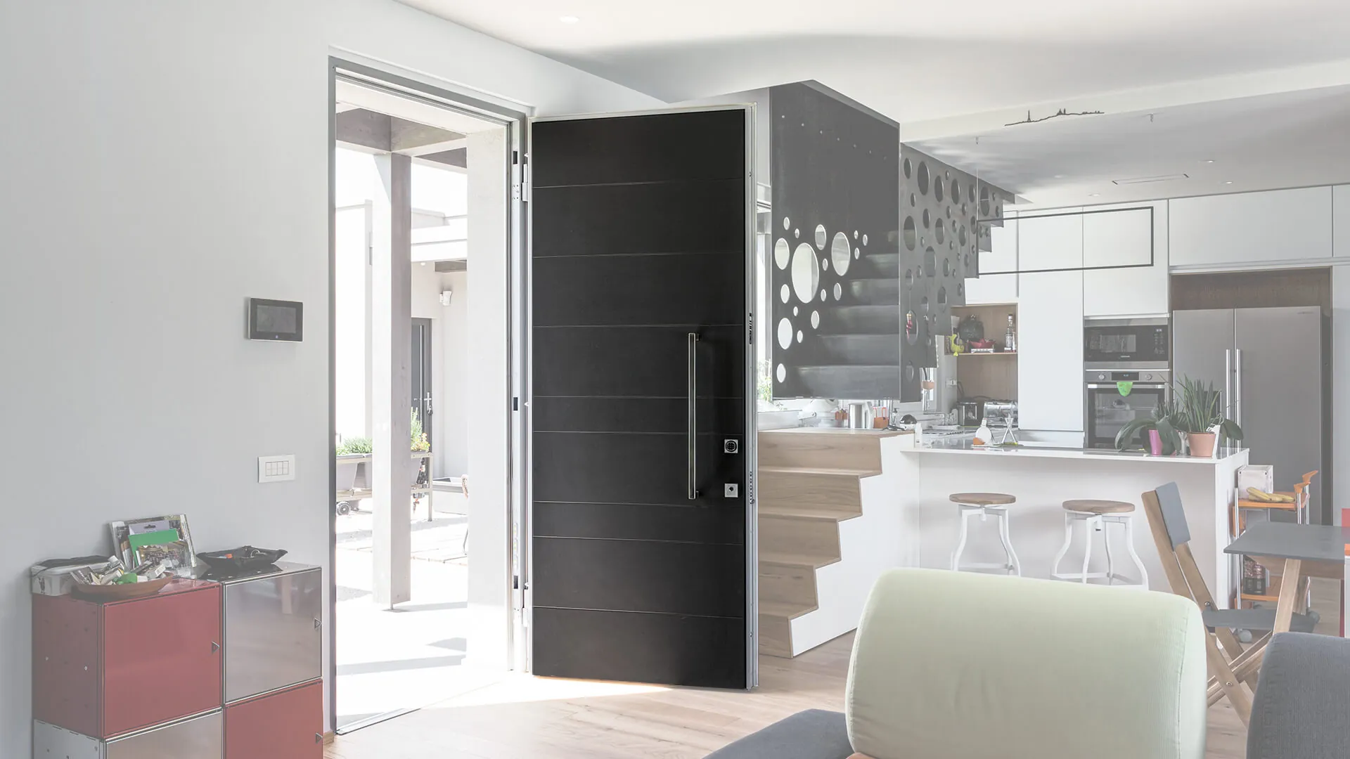 Evolution — Porta blindata battente con cerniere a vista, Skema Libero Latina e Roma