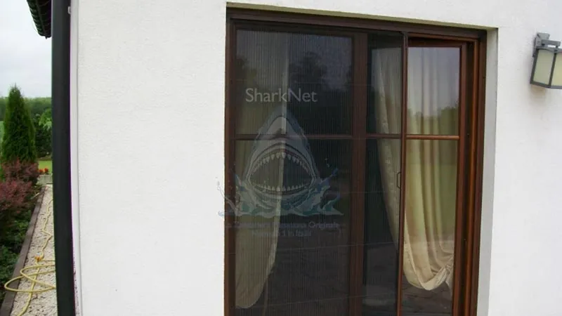 SharkNet 04 (Zeroquattro) — zanzariera plissettata scorrevole per finestre, Skema Libero Latina e Roma