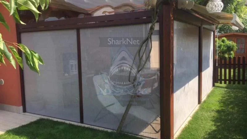 SharkNet Apertura Centrale — zanzariera plissettata orizzontale per grandi luci e porte, Skema Libero Latina e Roma