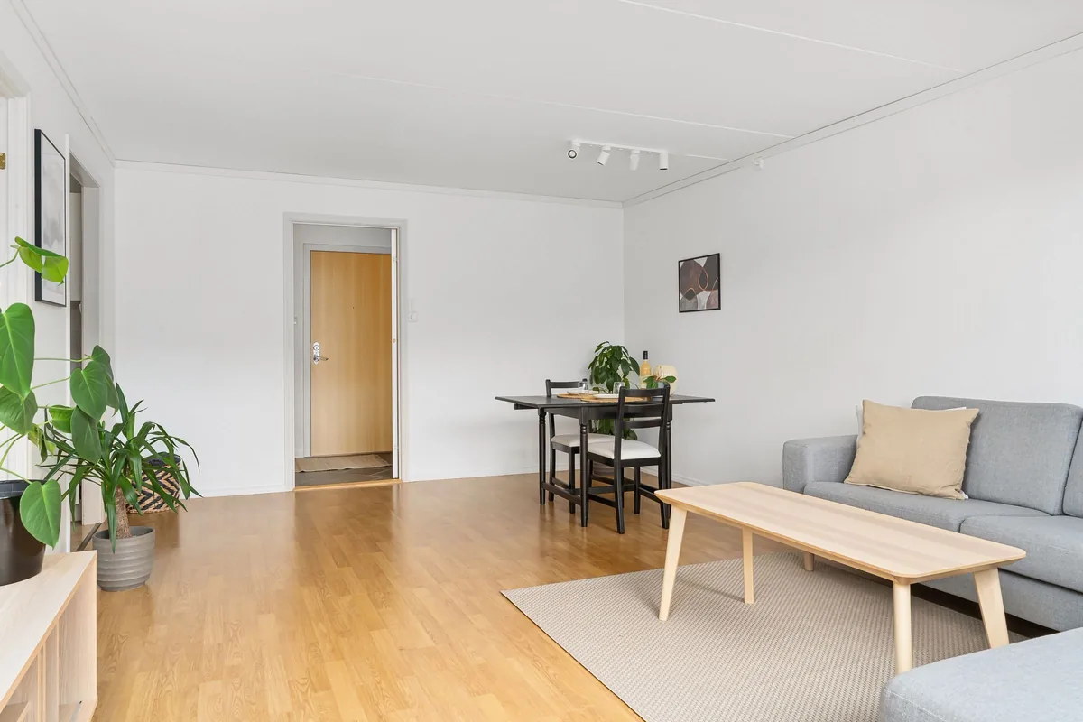 Pavimento resiliente in un ambiente domestico: comfort anche acustico.