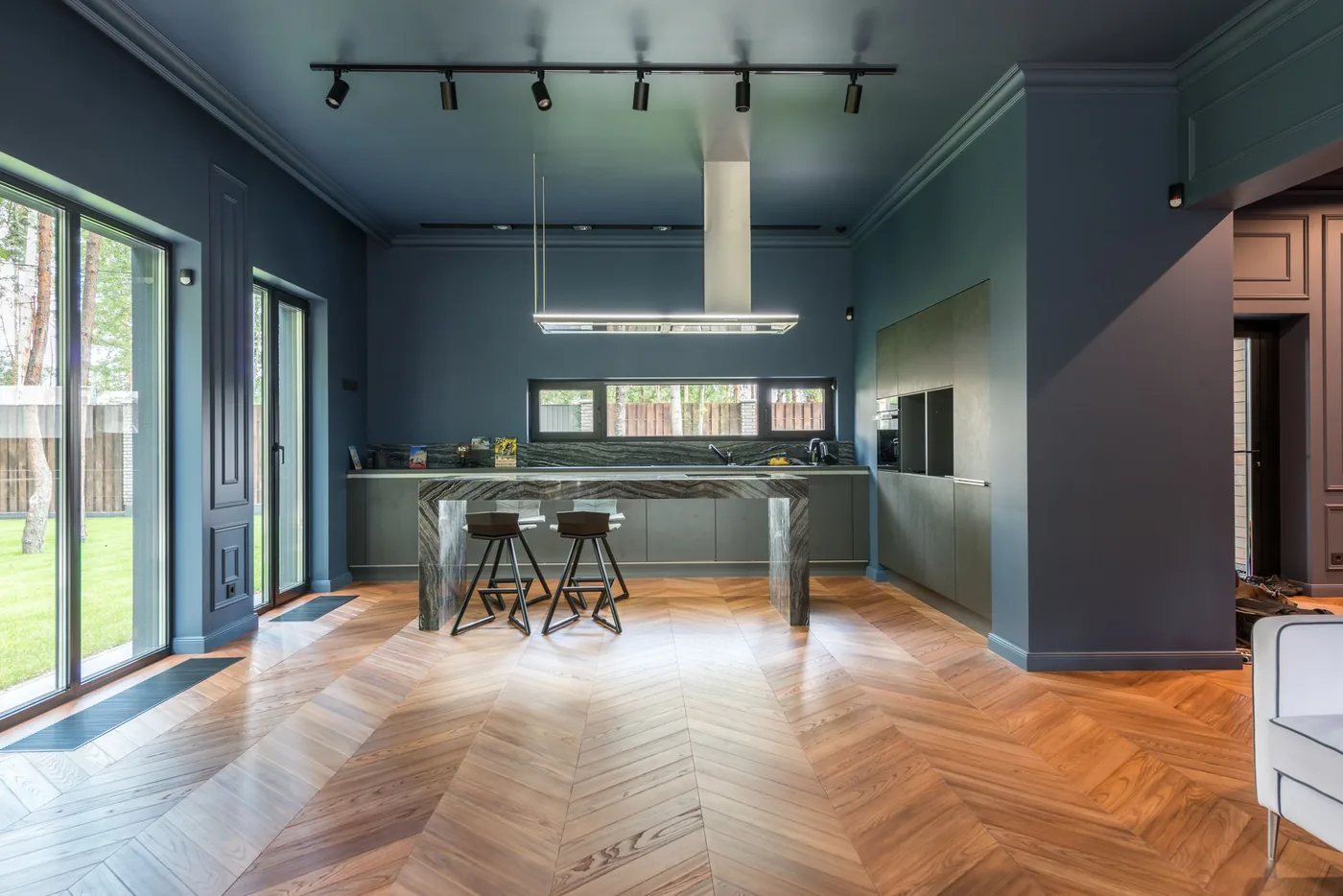 Acustica dei pavimenti resilienti: capire il rumore di calpestio
